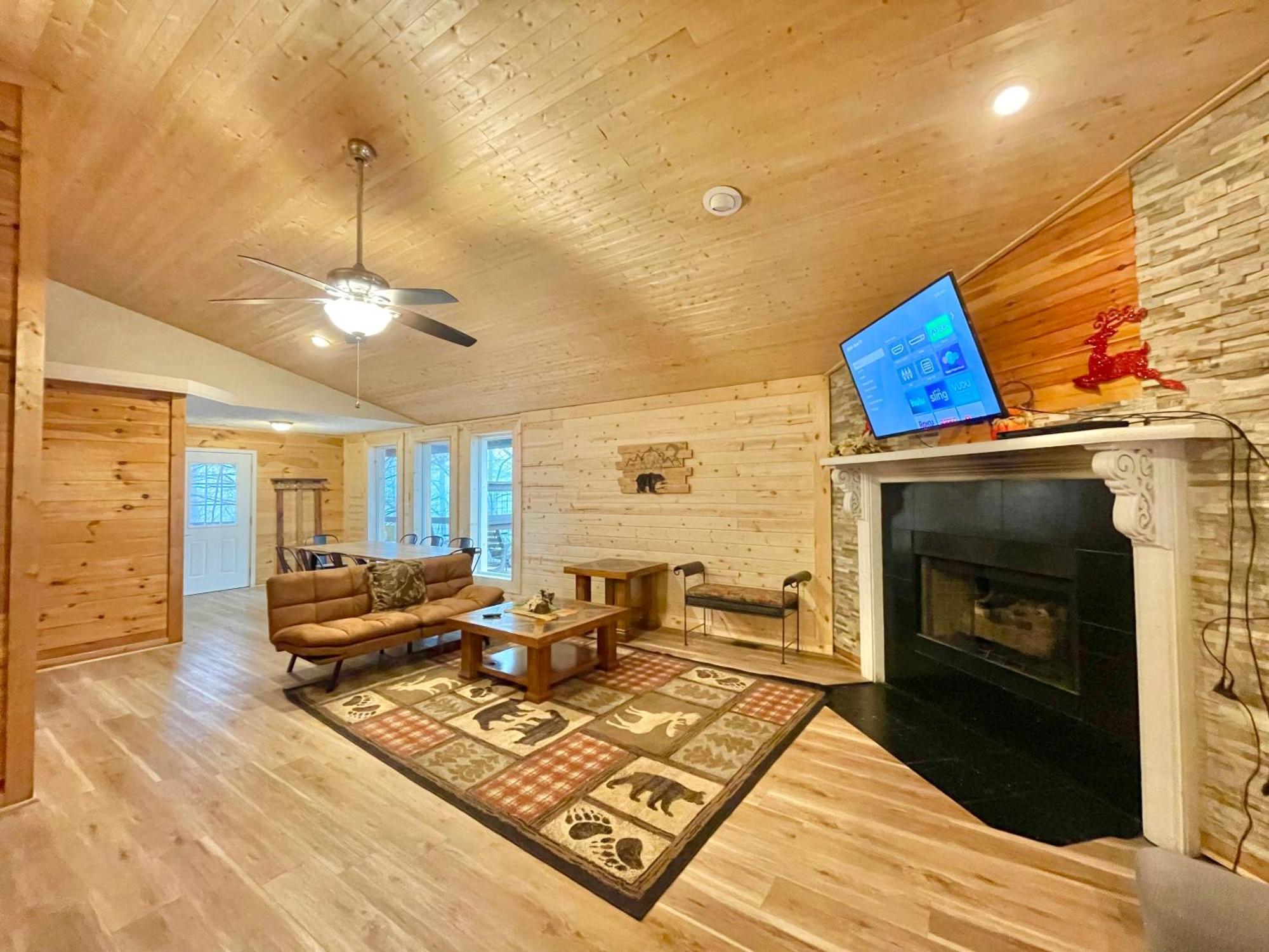 Lazy Bear Cabin Sevierville Exterior photo