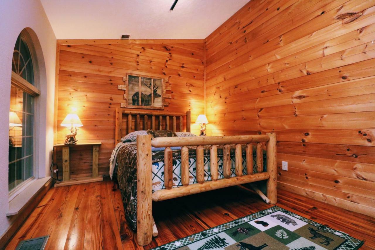 Lazy Bear Cabin Sevierville Exterior photo