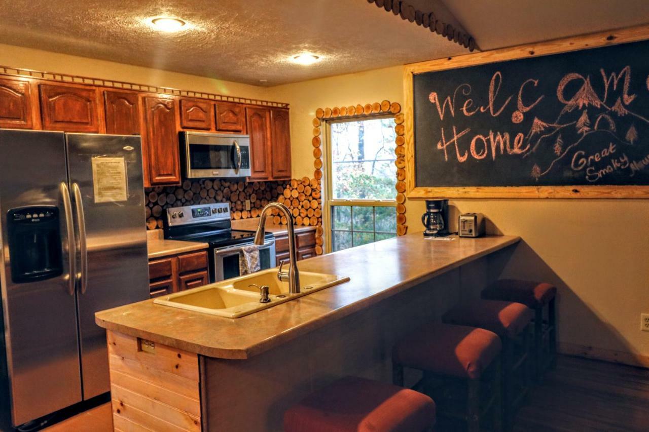 Lazy Bear Cabin Sevierville Exterior photo